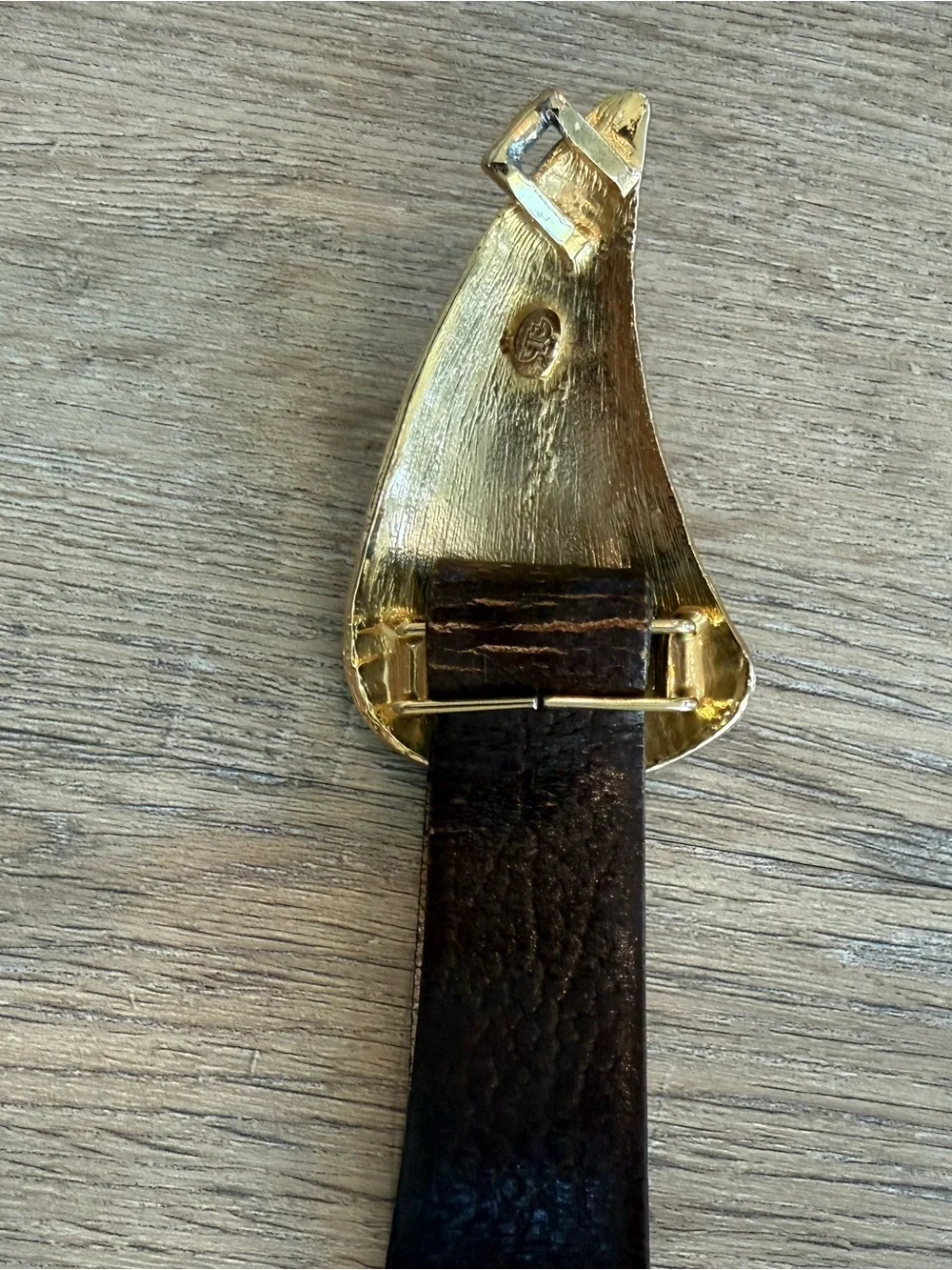 Vintage Women’s 80’s Leather Belt With Gold Leaf Clasp Buckle Retro